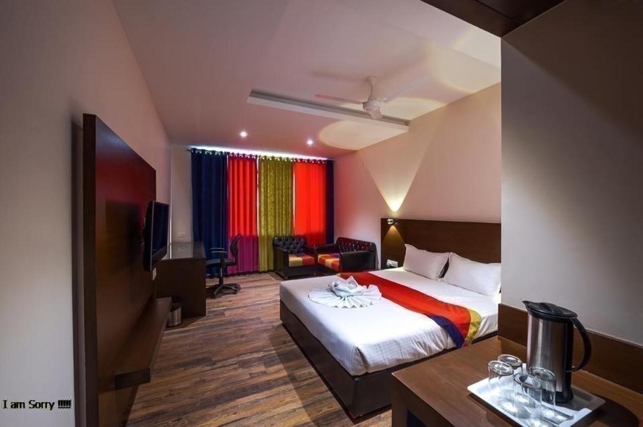 Hotel Atharva Ujjain Zewnętrze zdjęcie