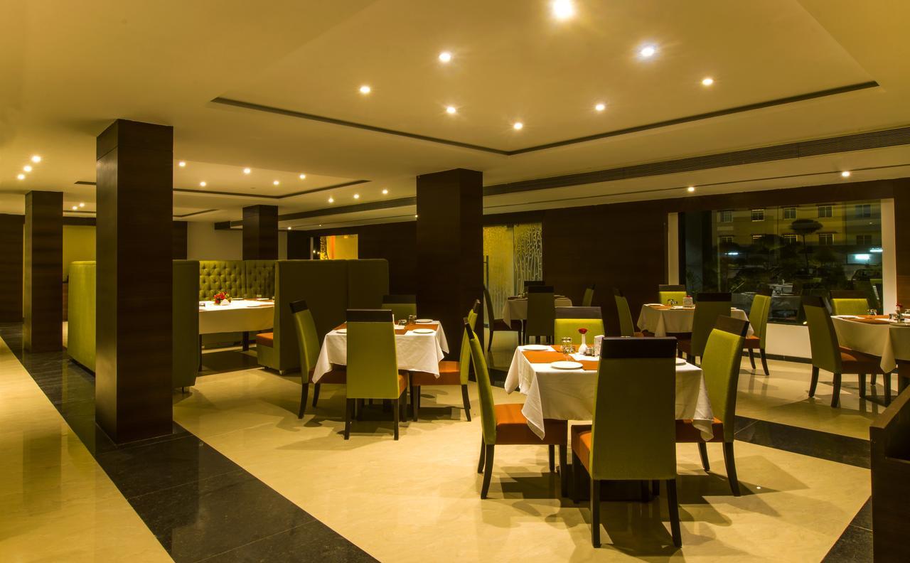 Hotel Atharva Ujjain Zewnętrze zdjęcie