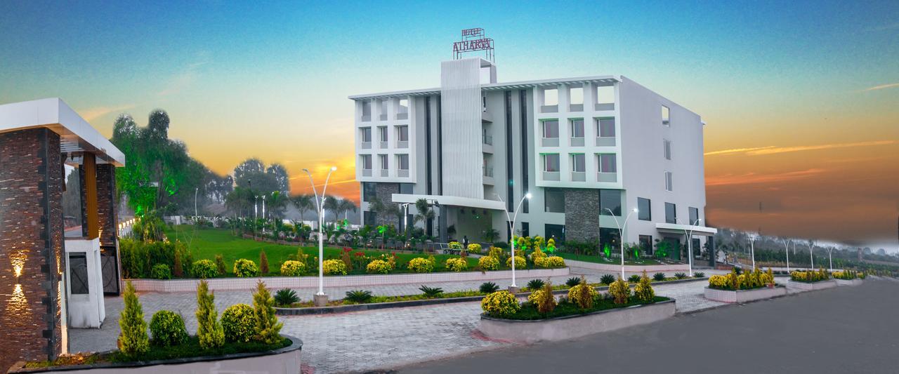 Hotel Atharva Ujjain Zewnętrze zdjęcie