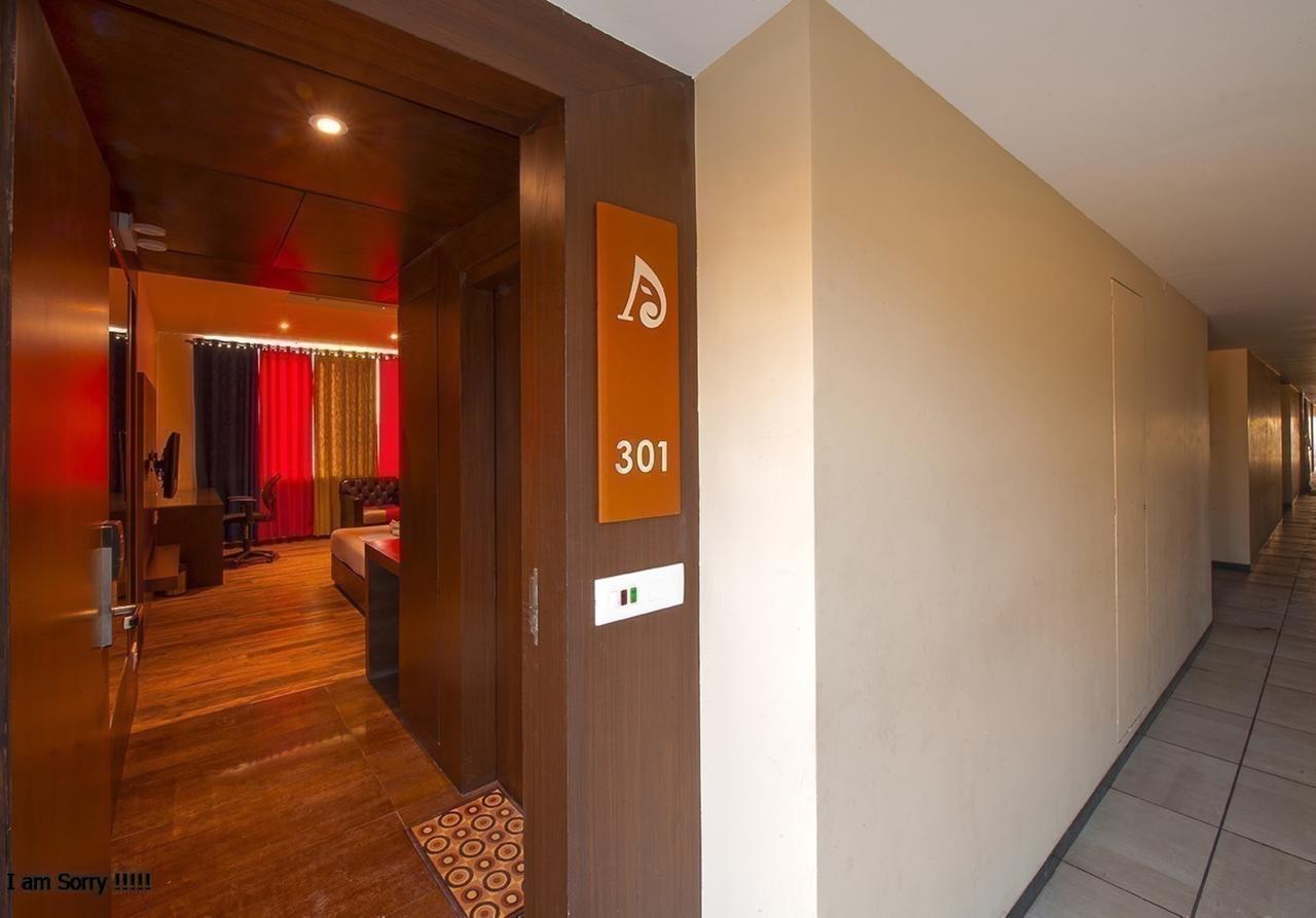 Hotel Atharva Ujjain Zewnętrze zdjęcie