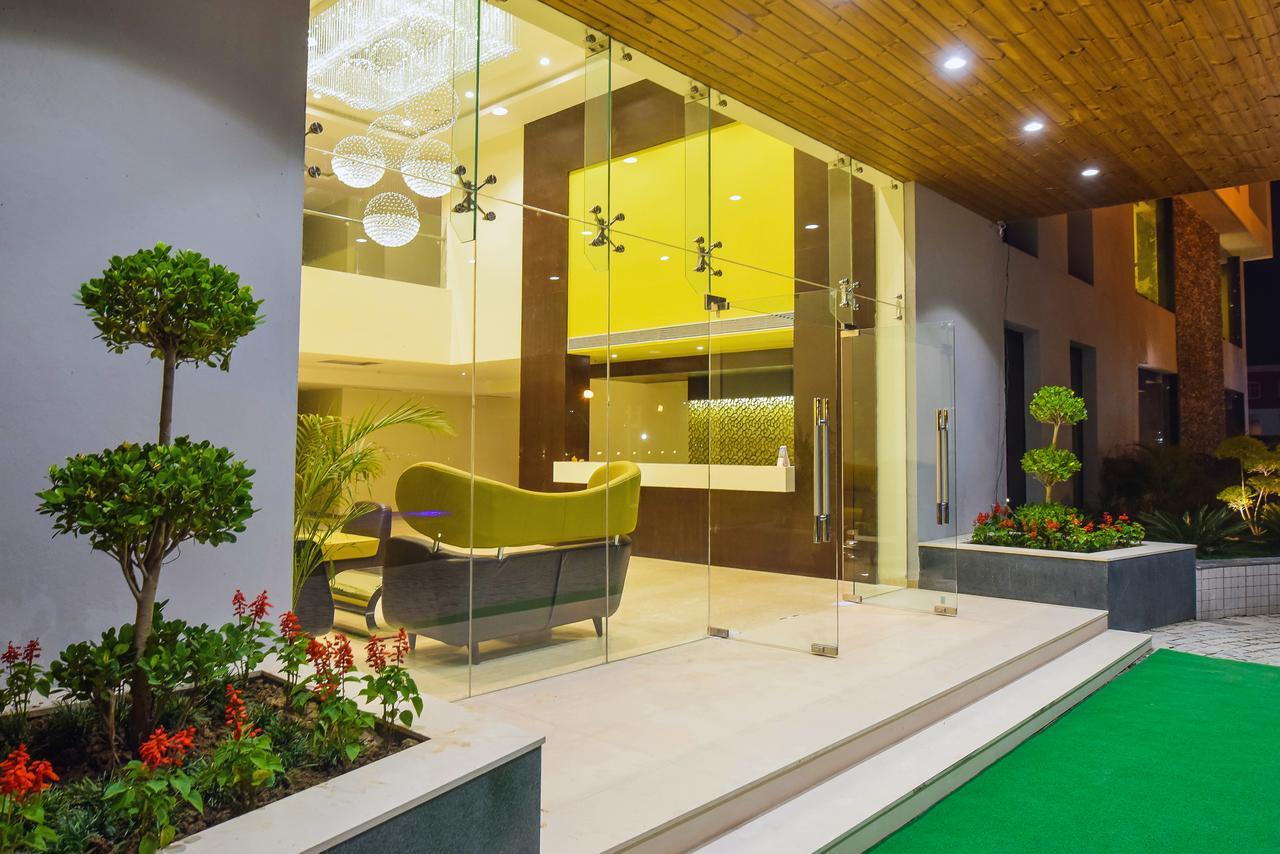 Hotel Atharva Ujjain Zewnętrze zdjęcie